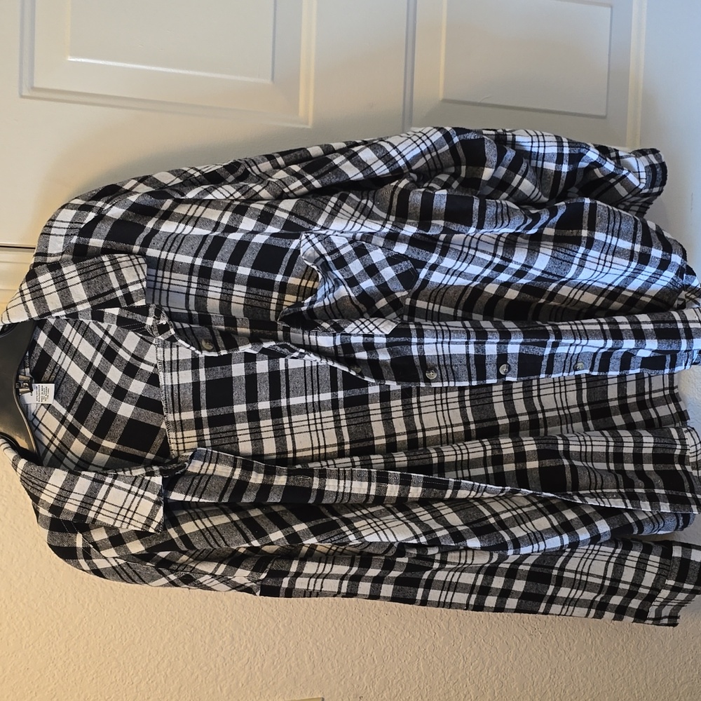 Plus Size Rue 21 Black and White Flannel